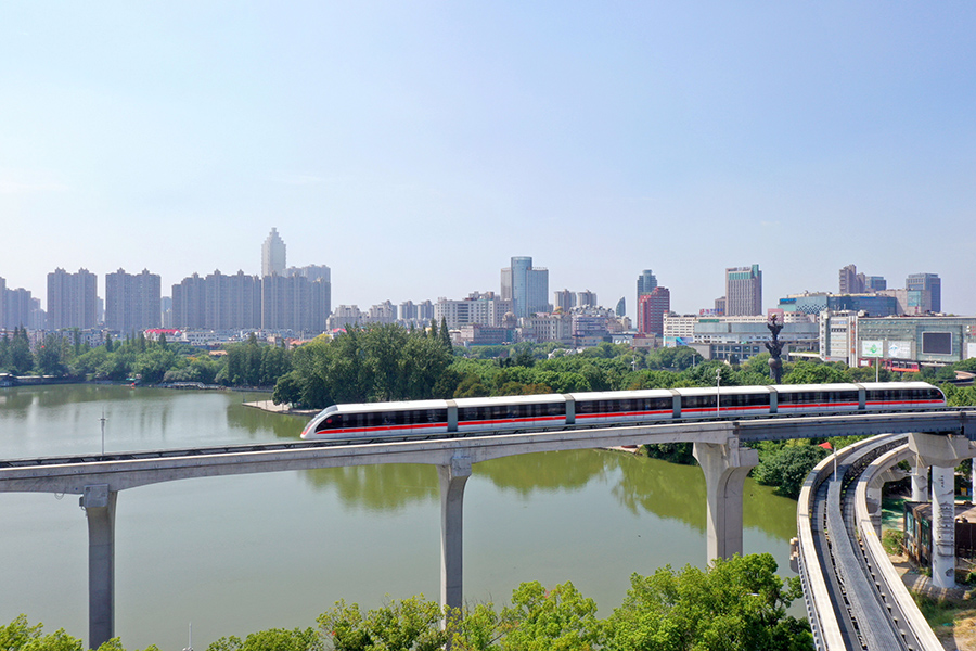 11月3日11时,全国首条无人驾驶跨座式单轨——芜湖轨道交通1号线全线开通运营,标志着芜湖市正式跨入轨道交通时代。