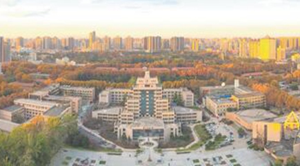 “西迁精神”的核心是爱国主义,精髓是听党指挥跟党走,与党和国家、与民族和人民同呼吸、共命运,具有深刻现实意义和历史意义。